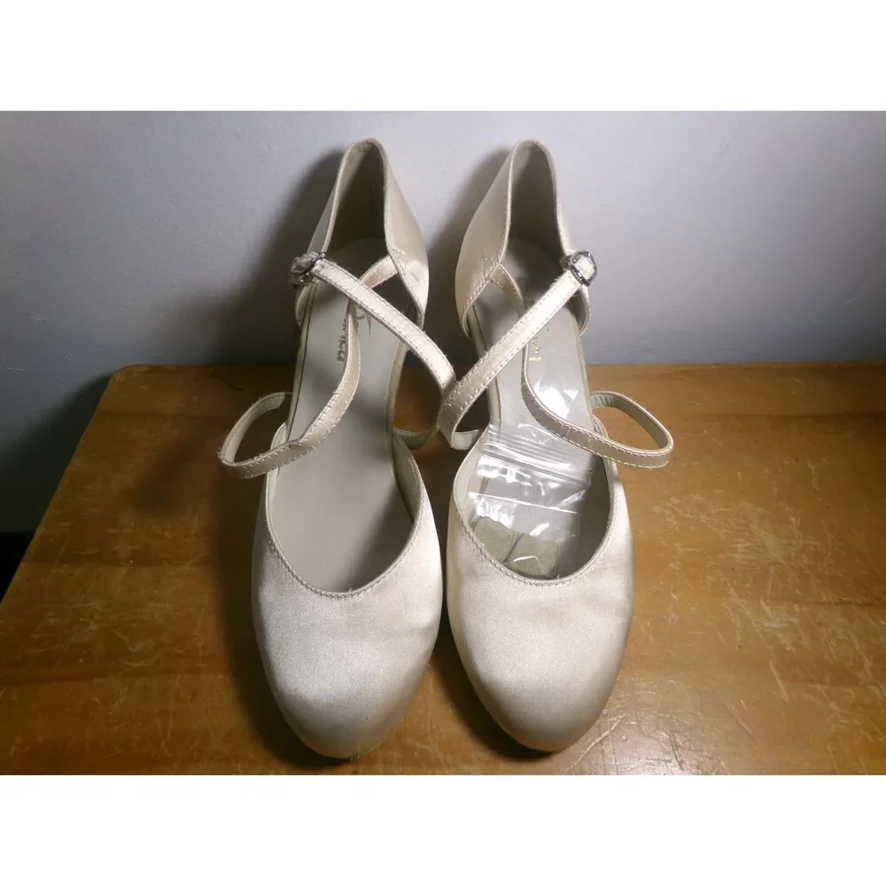 Pre-Owned Dance Ballroom Shoes So Danca BL156 Rebecca Champagne 6M Adult